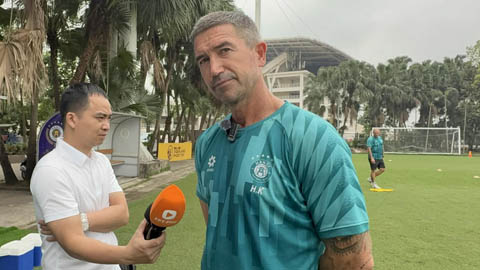 HLV Harry Kewell khẳng định cầu thủ Việt Nam đủ khả năng thi đấu ở châu Âu